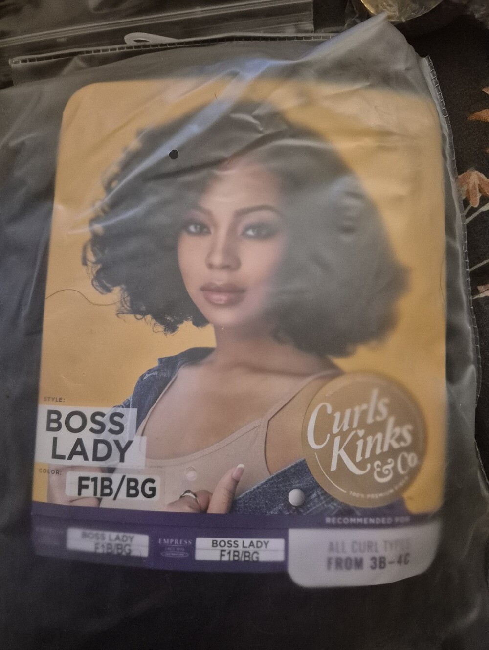 Boss Lady F1B/BG Curly Wig Pack